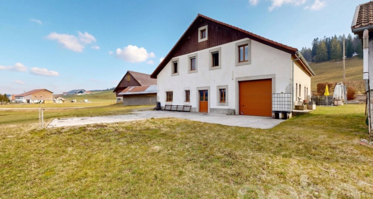 Maison individuelle denviron 380 m², grand terrain et vue montagnes image 12