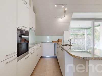 Neuwertige 4.5-Zimmer Dachwohnung mit riesigem Estrich image 3