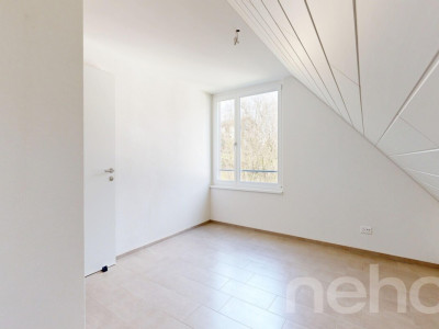 Neuwertige 4.5-Zimmer Dachwohnung mit riesigem Estrich image 10