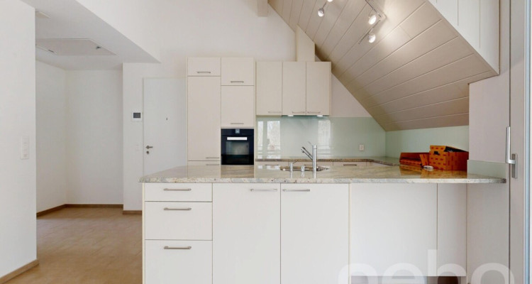 Neuwertige 4.5-Zimmer Dachwohnung mit riesigem Estrich image 2