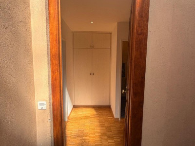 A louer: Bel attique de 2 chambres à coucher aux Eaux-Vives image 1