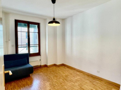 A louer: Bel attique de 2 chambres à coucher aux Eaux-Vives image 11