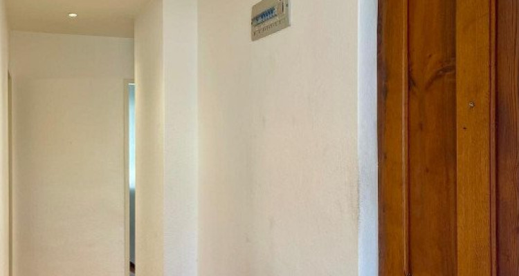 A louer: Bel attique de 2 chambres à coucher aux Eaux-Vives image 2