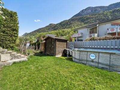 Attique rénové avec extérieur privé à Chalais image 10