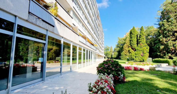 En Exclusivité : Appartement luxueux, piscine et sauna proche centre Genève image 11