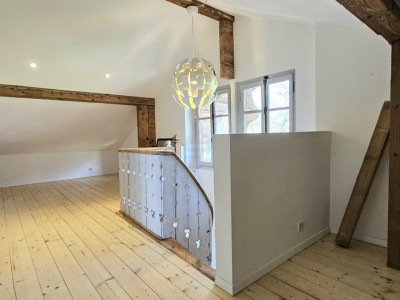 Propriété de caractère rénovée avec élégance dans un cadre exclusif image 12