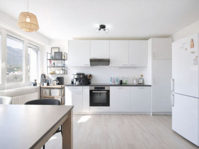 Marin-Epagnier - Appartement 3.5 pièces lumineux avec balcon image 2