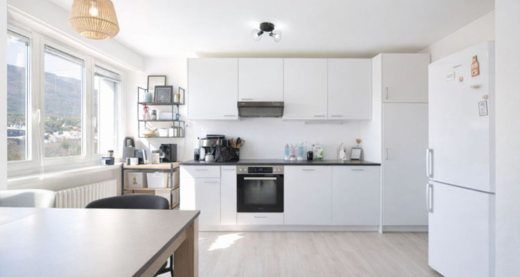 Marin-Epagnier - Appartement 3.5 pièces lumineux avec balcon image 2