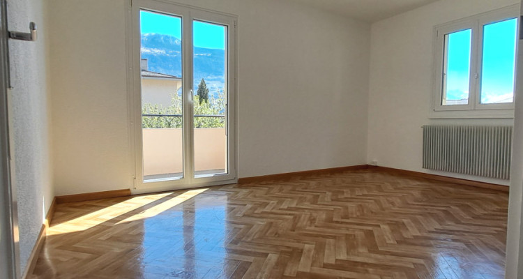 Charmant 3.5 pièces d’env. 62m2 lumineux avec balcons et jardin à Ardon image 3