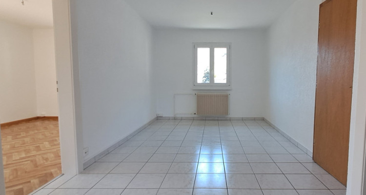 Charmant 3.5 pièces d’env. 62m2 lumineux avec balcons et jardin à Ardon image 4