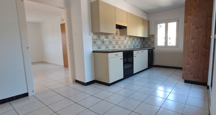 Charmant 3.5 pièces d’env. 62m2 lumineux avec balcons et jardin à Ardon image 2