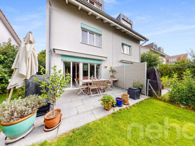 Geräumiges 5-Zimmer Doppeleinfamilienhaus mit pflegeleichtem Garten image 1