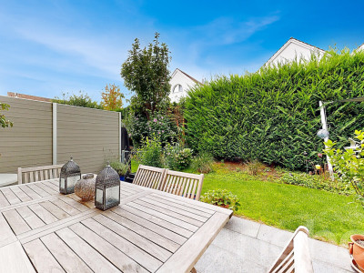 Geräumiges 5-Zimmer Doppeleinfamilienhaus mit pflegeleichtem Garten image 2