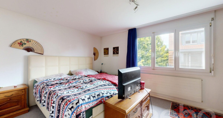 Geräumiges 5-Zimmer Doppeleinfamilienhaus mit pflegeleichtem Garten image 3