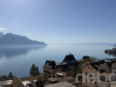 Élégant 4.5 pièces rénové avec vue panoramique sur le Lac et Montreux image 1