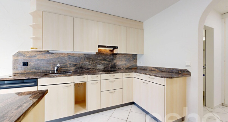 Grosszügige 4.5 Zimmer Gartenmaisonette image 4