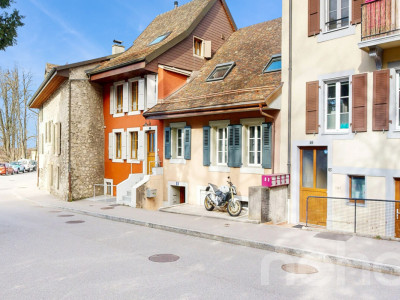 Maison villageoise avec terrasse et séjour cathédrale - Corsier image 1