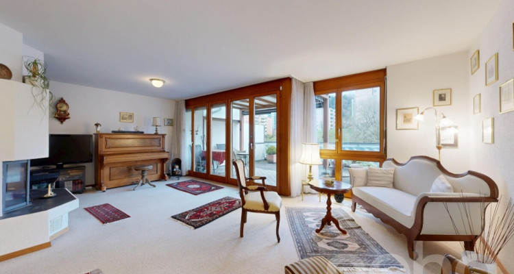 Reihenhaus mit viel Platz für Wohnen und Arbeiten image 2