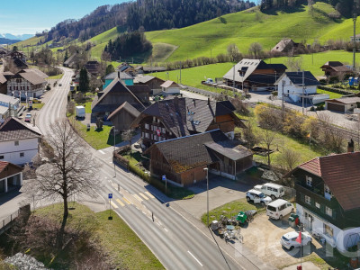 Bauernhaus mit Wohnungen und Gewerbefläche in Bigenthal image 5
