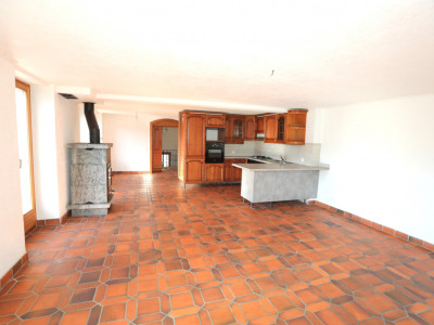 Maison de 2 appartements 3,5 pièces + 1 studio, Grand potentiel ! image 10