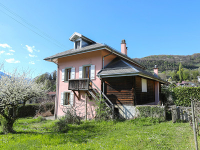 Maison de 2 appartements 3,5 pièces + 1 studio, Grand potentiel ! image 13