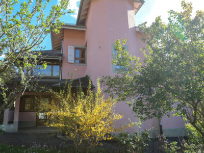 Maison de 2 appartements 3,5 pièces + 1 studio, Grand potentiel ! image 1