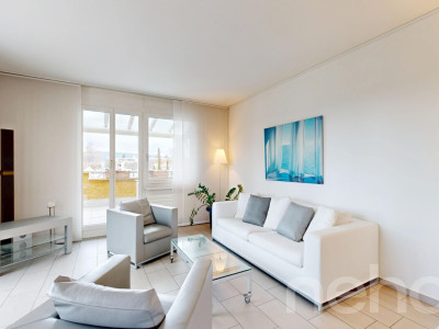 Attraktive 4.5-Zimmer-Attikawohnung mit sonnenverwöhnter Terrasse image 1