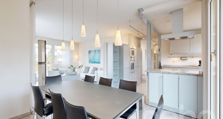 Attraktive 4.5-Zimmer-Attikawohnung mit sonnenverwöhnter Terrasse image 5