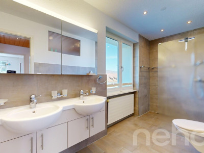 5-Zimmerhaus mit Weitblick und Baulandoption image 7