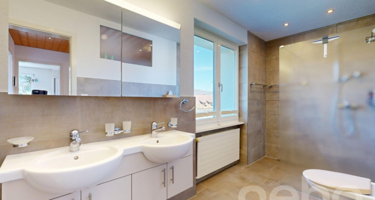 5-Zimmerhaus mit Weitblick und Baulandoption image 7