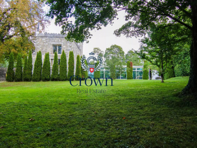 Castle life at your fingertips image 7