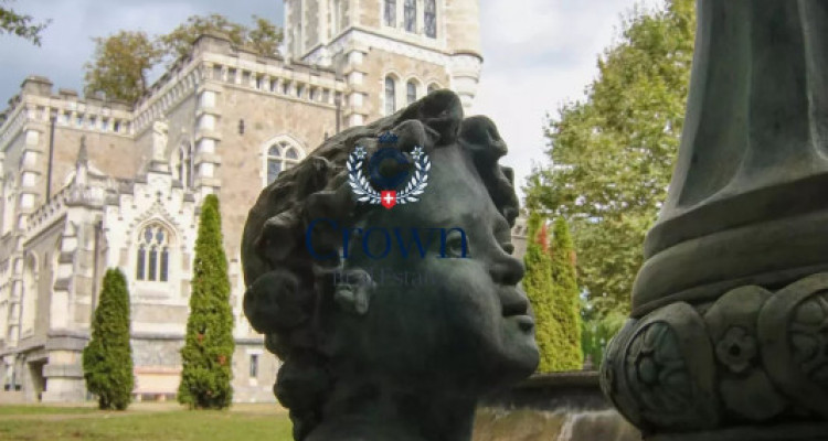 Castle life at your fingertips image 9