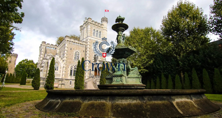 Castle life at your fingertips image 10