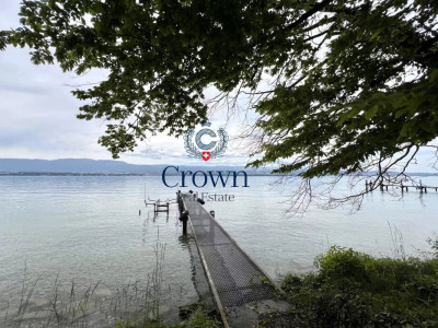 Enchanting waterfront setting image 4