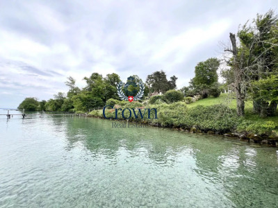 Enchanting waterfront setting image 8