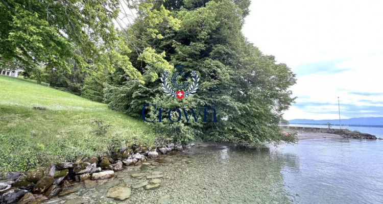 Enchanting waterfront setting image 3