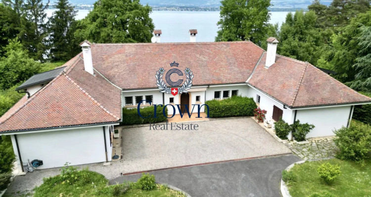 Enchanting waterfront setting image 7