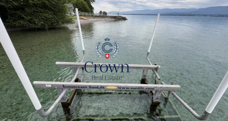 Enchanting waterfront setting image 9