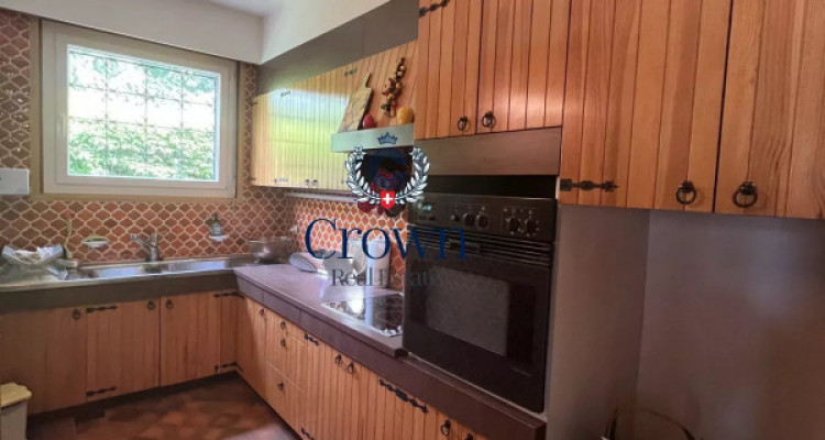 Enchanting waterfront setting image 13