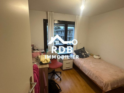 Appartement de 6 pièces au 3ème étage situé à Satigny 1242 image 7