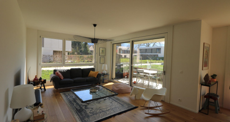 Appartement 5 pièces meublé – Troinex image 1