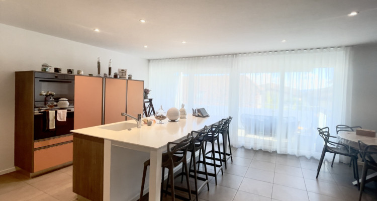 APPARTEMENT 4.5 PIÈCES AVEC BALCON image 3