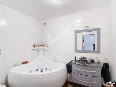 Immeuble de rendement 9 lots, excellent état, proche centre image 4