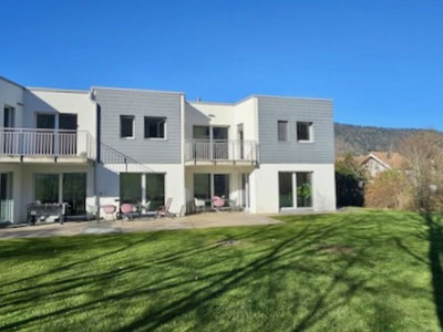 Villa mitoyenne située dans un agréable quartier prisé de Fleurier image 1