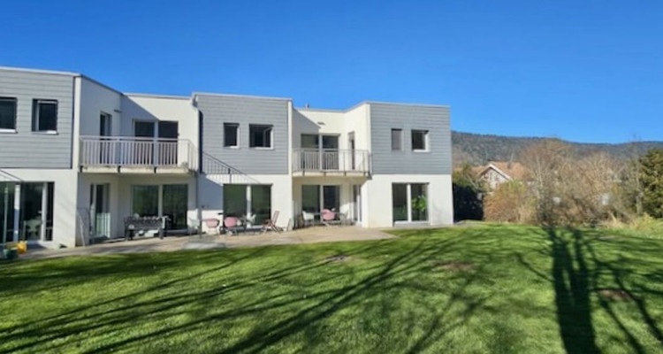 Villa mitoyenne située dans un agréable quartier prisé de Fleurier image 1