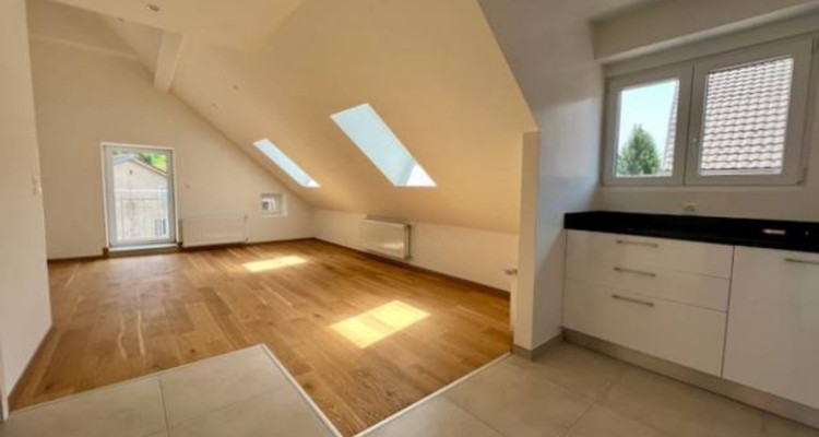 Appartement D - 2,5 pièces avec balcon et mezzanine - Cadre agréable à Couvet image 1