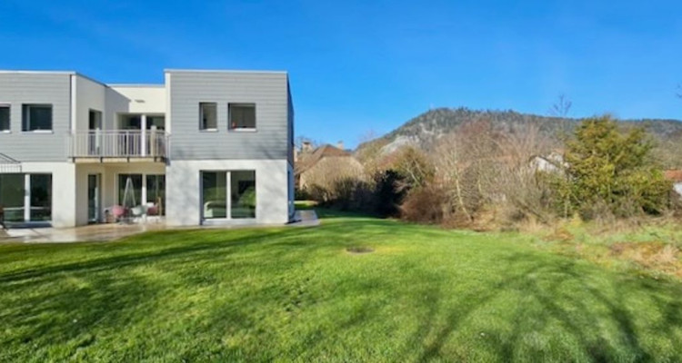  Villa mitoyenne en pignon située dans un agréable quartier prisé de Fleurier image 3