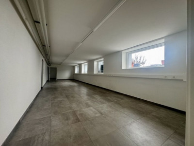  À LOUER   OU À VENDRE, local commercial avec entrée indépendante image 9