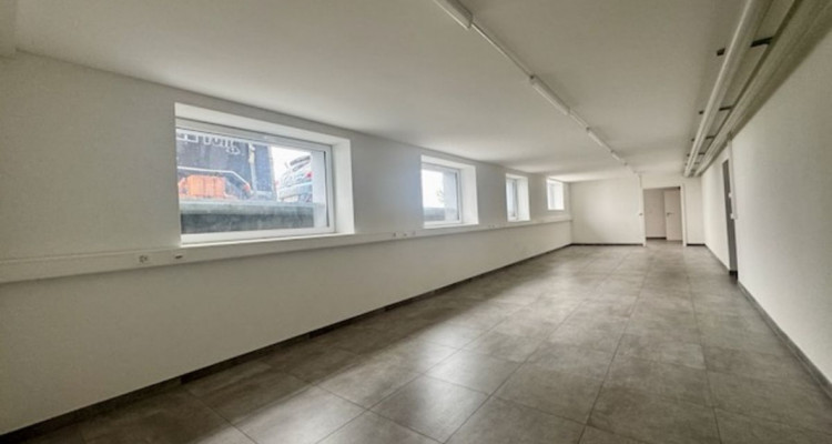  À LOUER   OU À VENDRE, local commercial avec entrée indépendante image 1