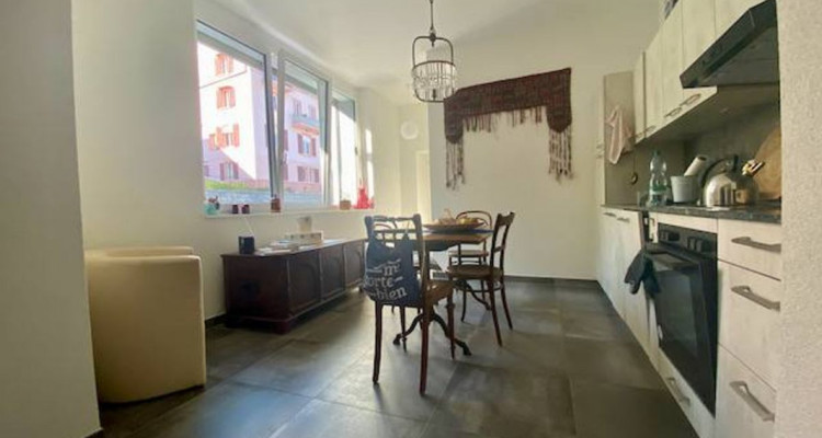 Bel appartement 2 pièces loué,avec réduit et place de parc image 2